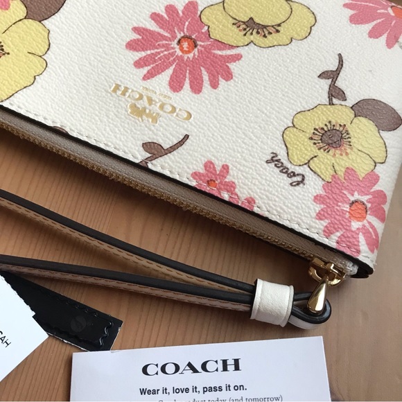 🌸 Coach Corner Zip Wristlet With Floral Cluster Print Gold/Chalk Multi - Picture 8 of 10